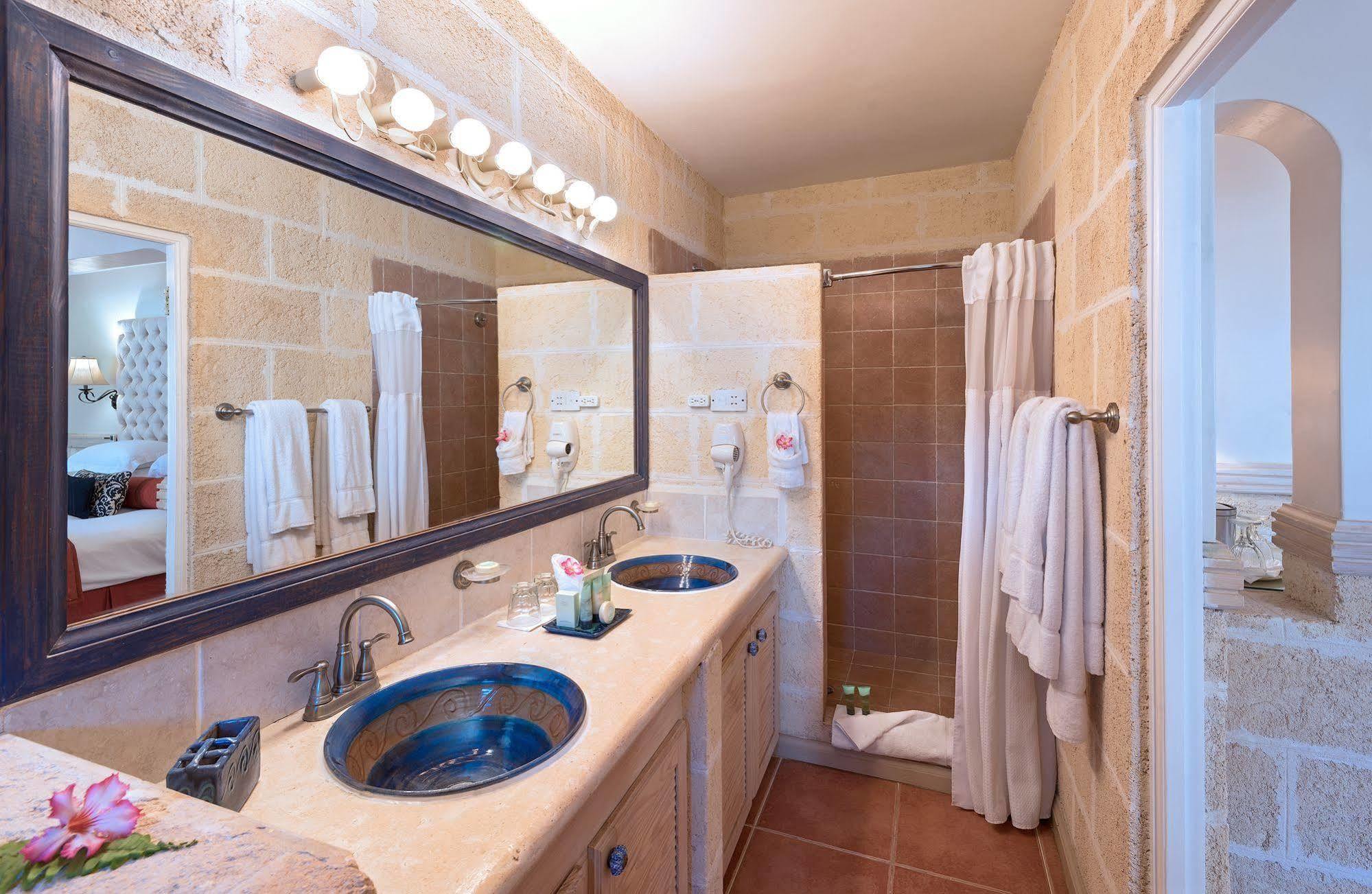 Little Arches Boutique Hotel - Adults Only Oistins Kültér fotó